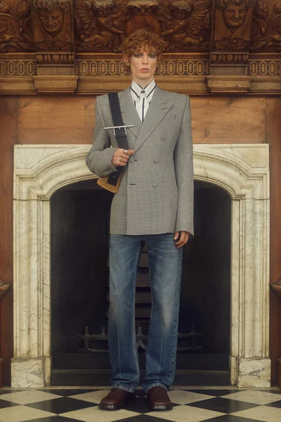 Look 11